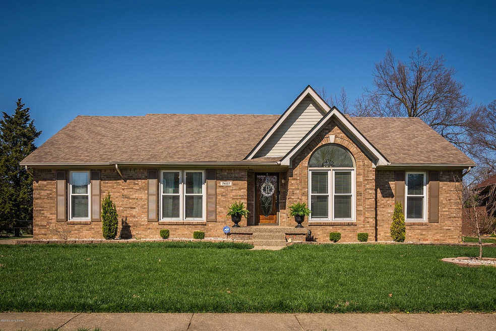 7407 Duchess Dr, Louisville, KY 40228 - photo 1
