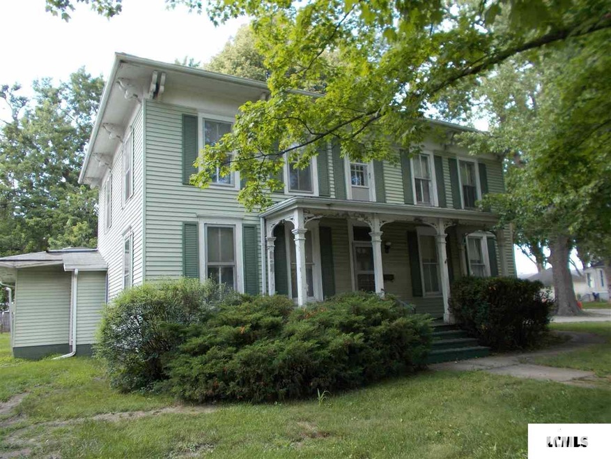 425 N Kickapoo St, Lincoln, IL 62656 - photo 1