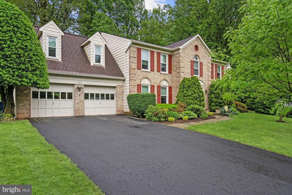 4870 Oakcrest Dr, Fairfax, VA 22030 - photo 1