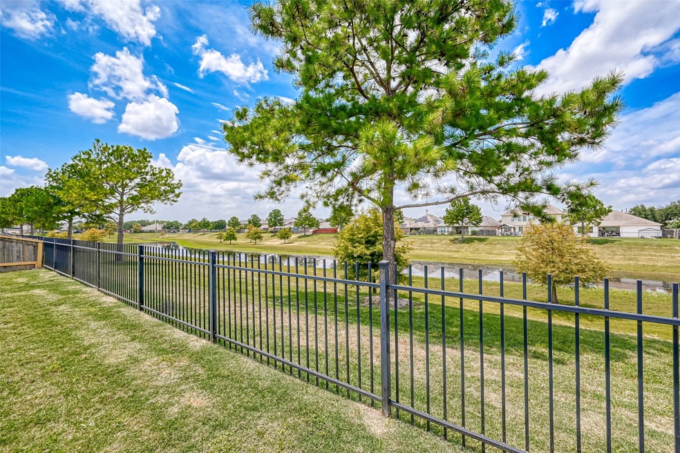 8022 Oahu Ct, Houston, TX 77040 - photo 1