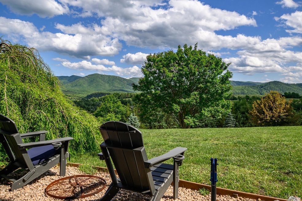 Pending $579,000 • Co-Listing Agent
