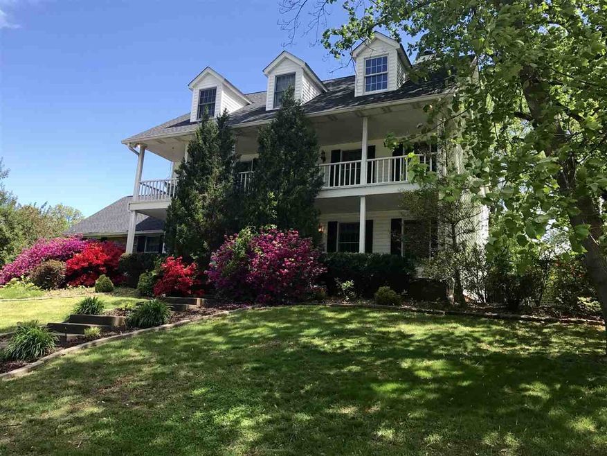 5366 W Sherwood Dr, Newburgh, IN 47630 - photo 1