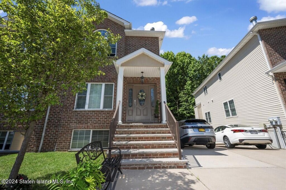 132 El Camino Loop unit 1, Staten Island, NY 10309 - photo 1