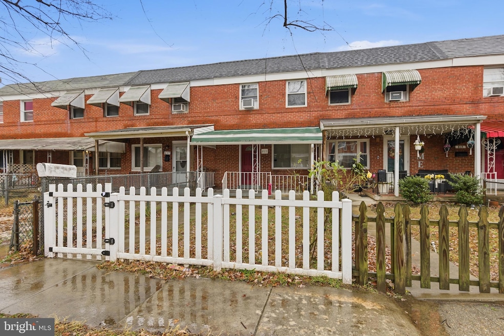 811 Mildred Ave, Dundalk, MD 21222 - photo 1