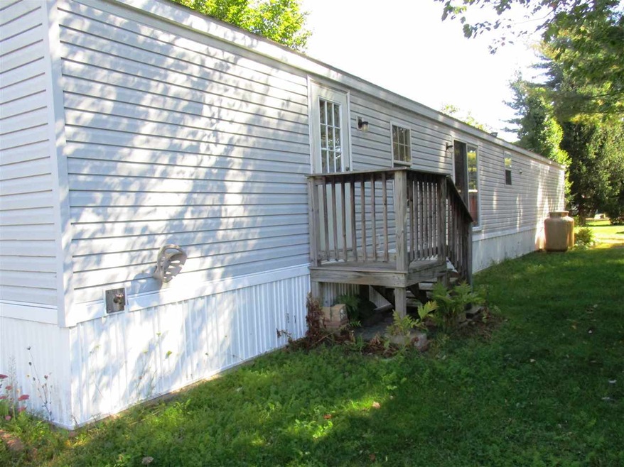 25 Avery Cir unit 25, Winchester, NH 03470 - photo 1