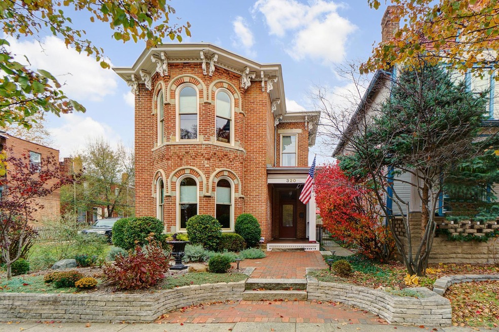 320 w 3rd-1