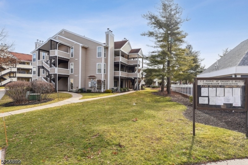 511 Clubhouse Ct unit 6, Union, NJ 07083 - photo 1