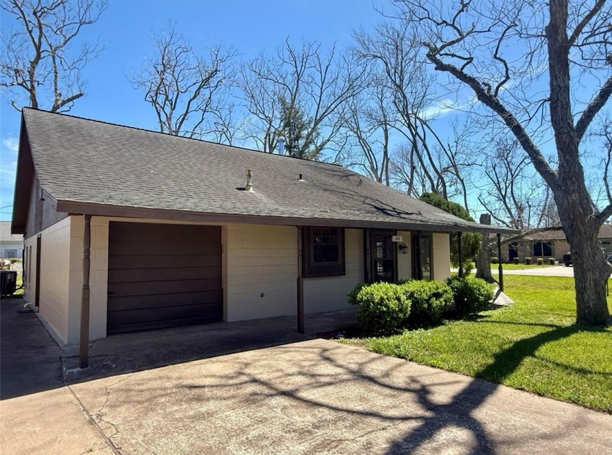 For Rent $1,400/month