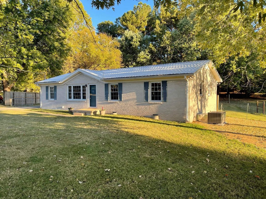 5755 Tacketts Branch Rd, Goodspring, TN 38460 - photo 1