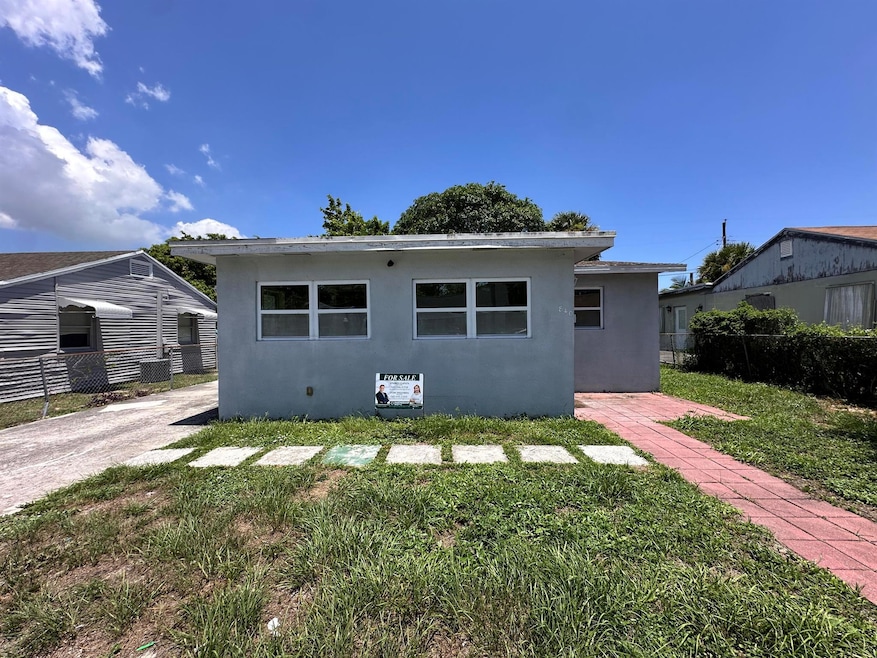 840 W 1st St, Riviera Beach, FL 33404 - photo 1