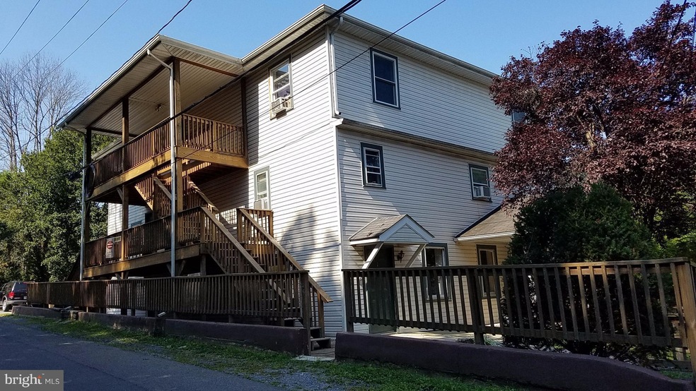 45 S Green St unit 1, Berkeley Springs, WV 25411 - photo 1