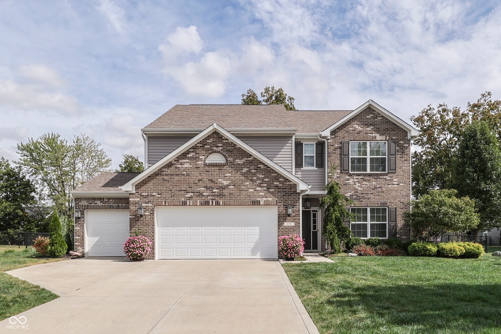 159 Halldale Dr, Whiteland, IN 46184 - photo 1