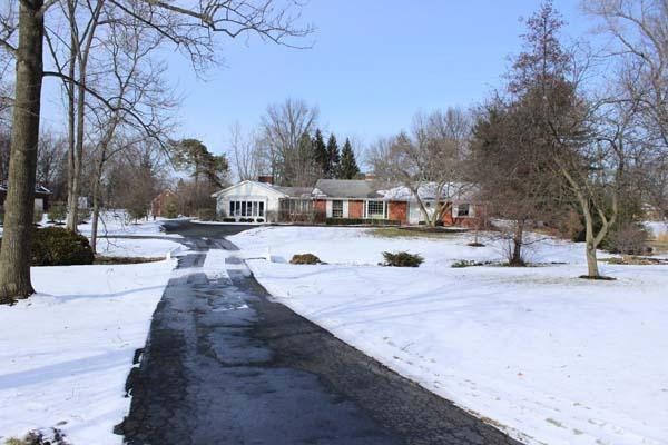 1050 E Cooke Rd, Columbus, OH 43224 - photo 1