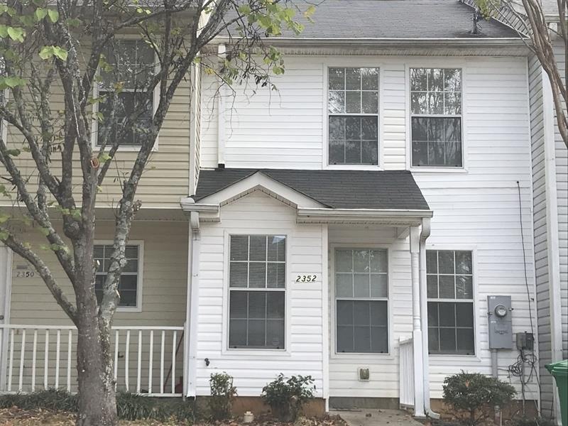 2352 Wellington