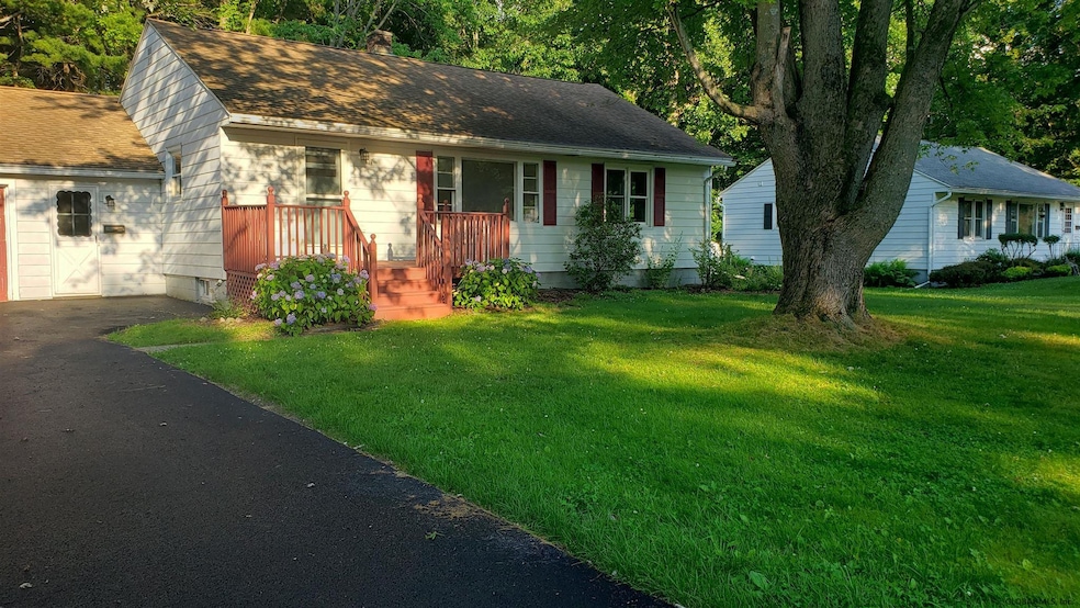 17 Evelyn Dr, Delmar, NY 12054 - photo 1