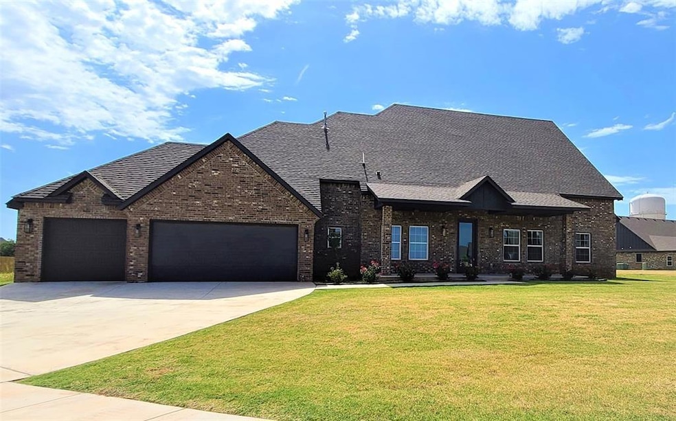 200 Braxton Way, Yukon, OK 73099 - photo 1