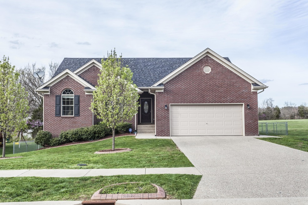 222 Crystal View Ct, Mount Washington, KY 40047 - photo 1