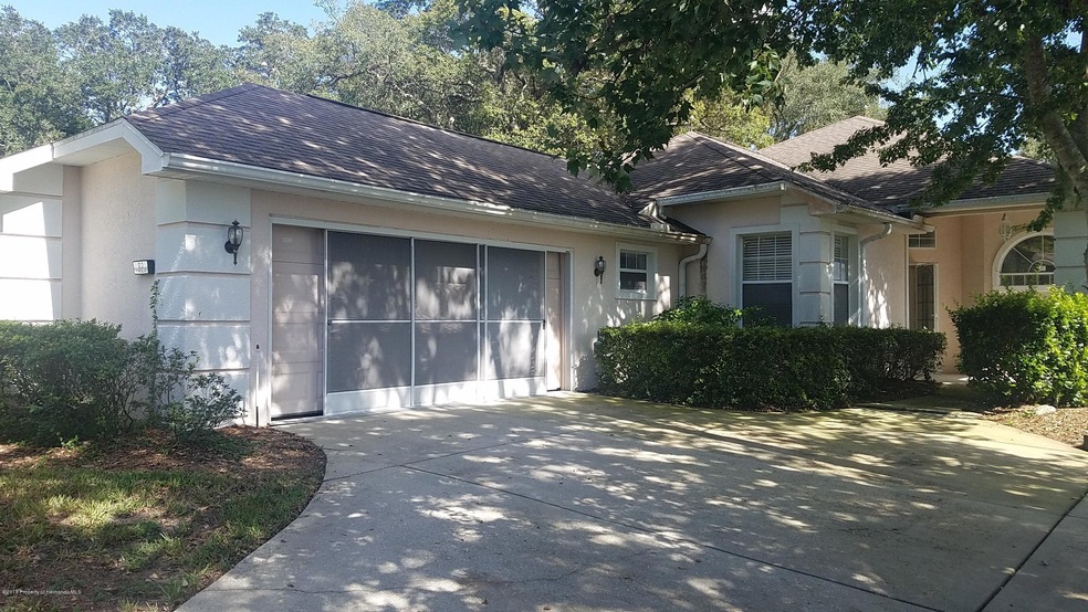 82 W Byrsonima Loop front