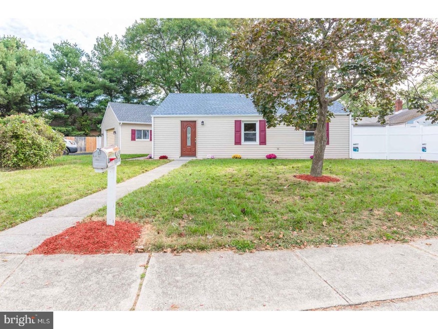 300 Howell Dr, New Castle, DE 19720 - photo 1