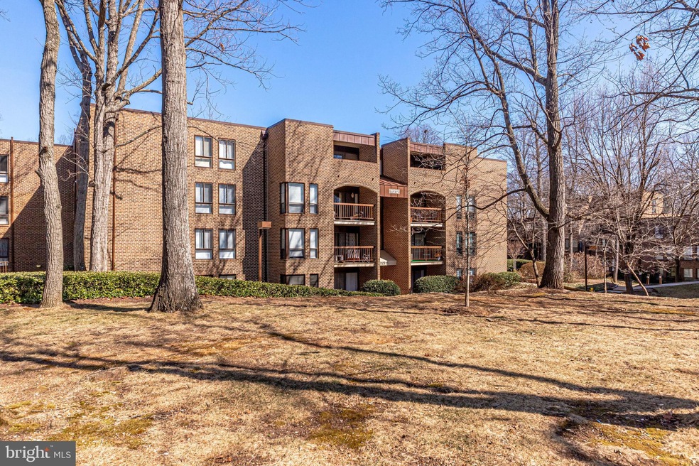 11212 Chestnut Grove Square unit 216, Reston, VA 20190 - photo 1