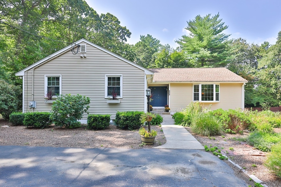 652 Paine Rd, North Attleboro, MA 02760 - photo 1