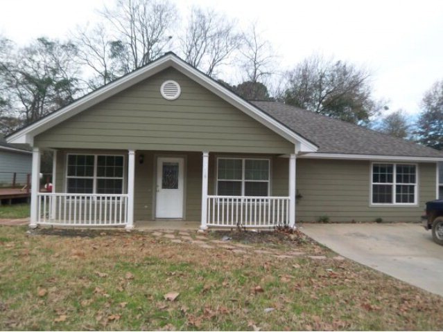 216 Scarborough Rd, Nacogdoches, TX 75961 - photo 1