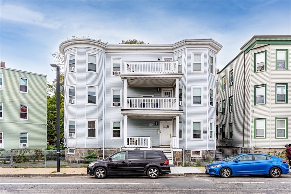 Pending $1,430,000 • Co-Listing Agent