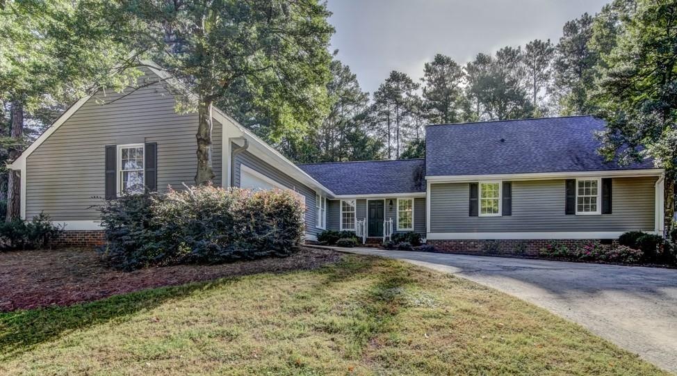 welcome home to Indian Hills Golf & Country Club: 