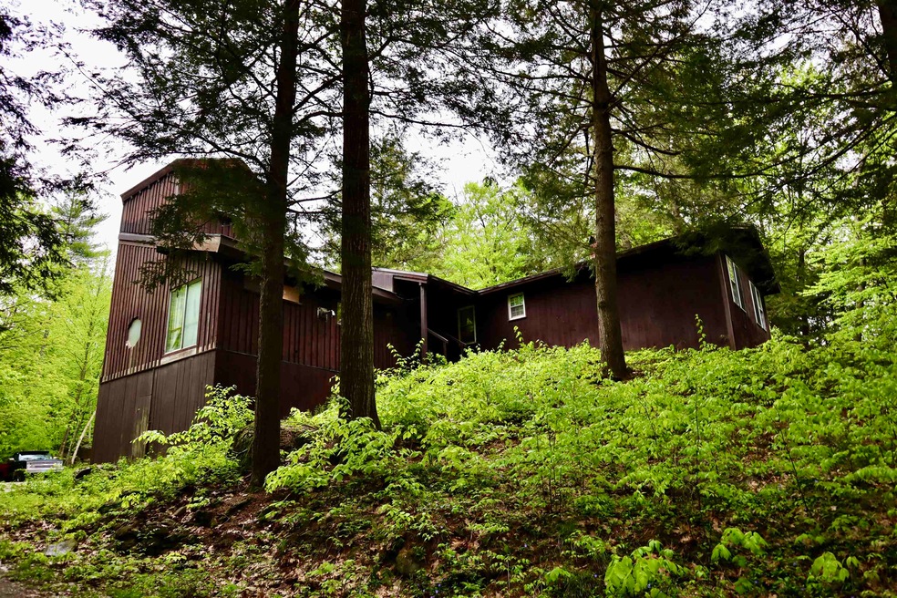 56 Upper Craney Hill Rd, Weare, NH 03281 - photo 1