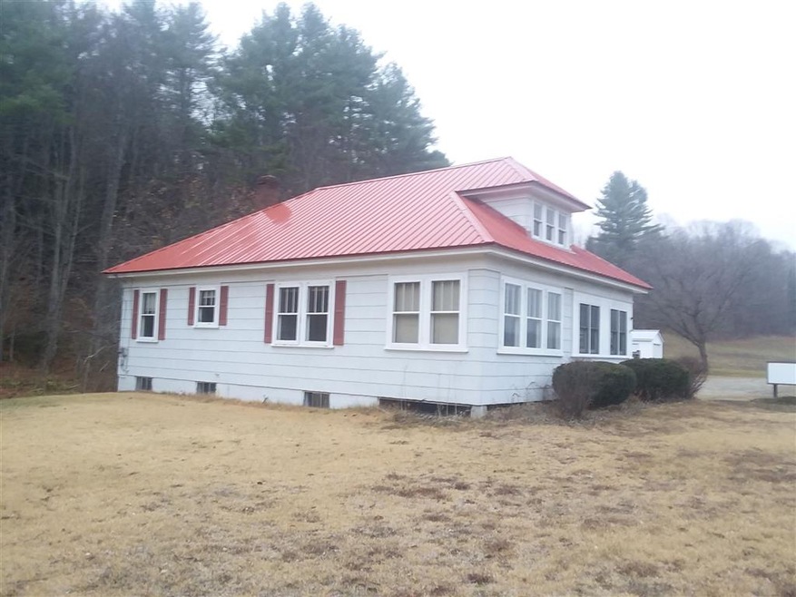 663 Old Center Rd, Saint Johnsbury, VT 05819 - photo 1