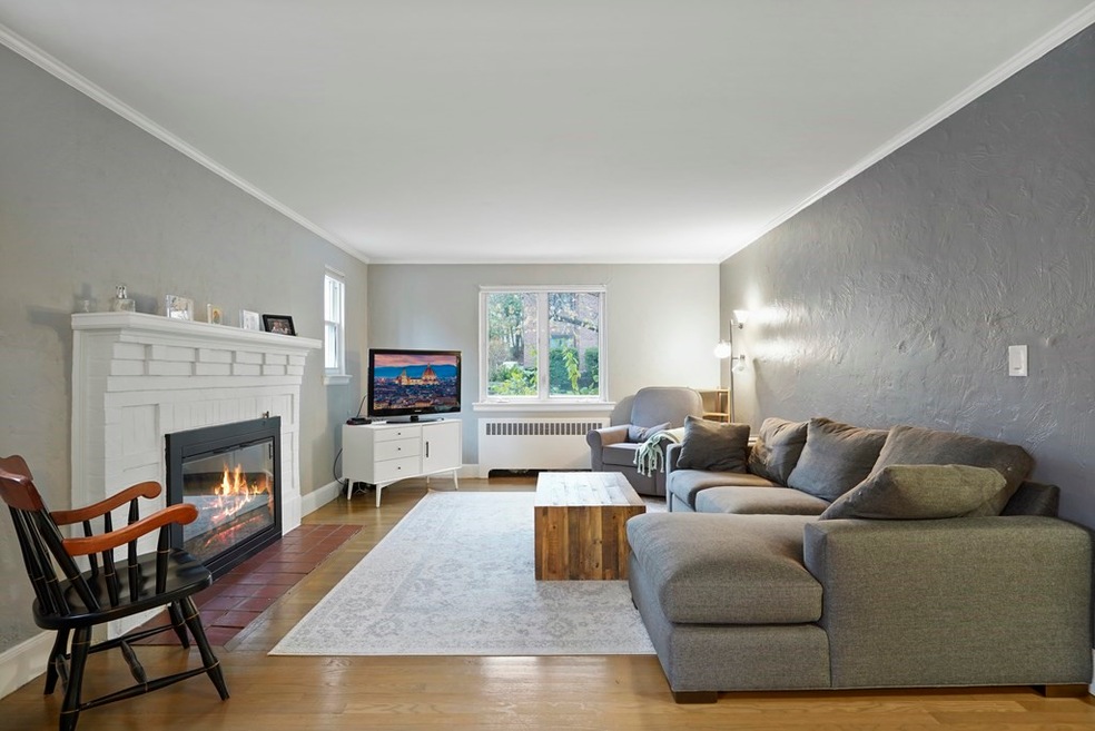 60 Gardner Rd unit 1, Brookline, MA 02445 - photo 1