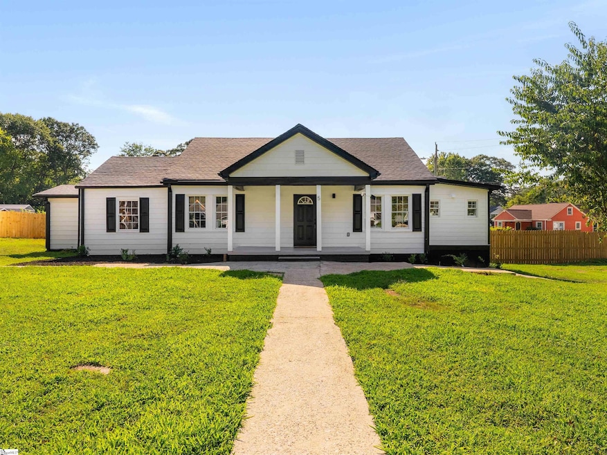 5 Spruce St, Greenville, SC 29611 - photo 1