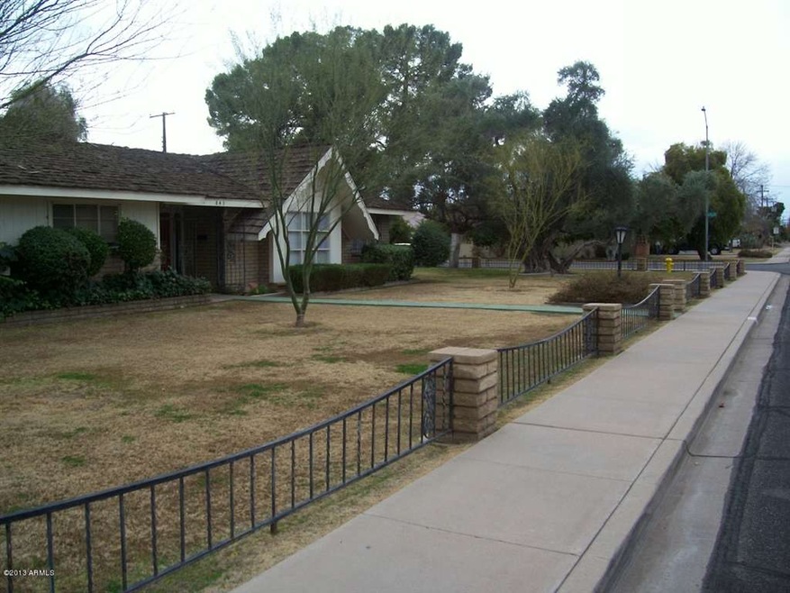 Pics of 845 E 7th St 033