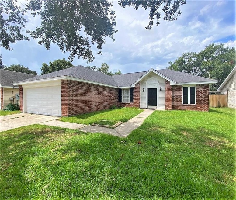 1406 Hillary Dr, Slidell, LA 70461 - photo 1