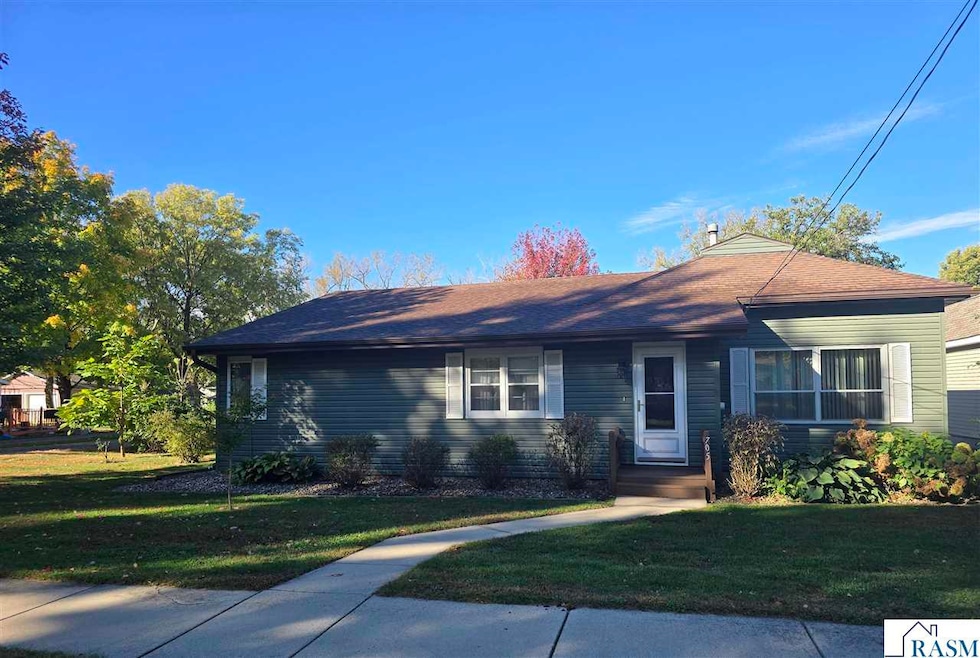 705 1st St N, Waterville, MN 56096 - photo 1