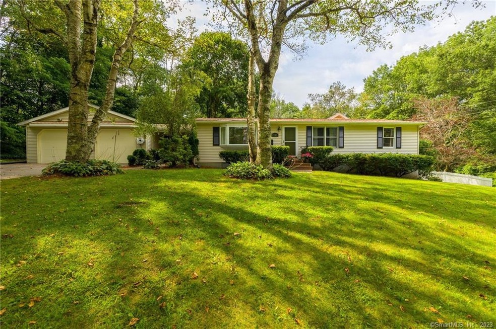 538 Center Rd, Woodstock, CT 06281 - photo 1