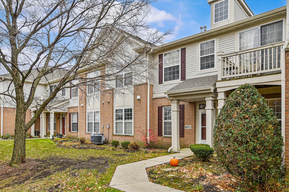 8815 Concord Ln unit G, Justice, IL 60458 - photo 1