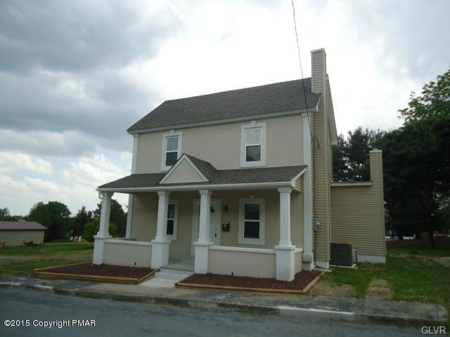 219 Oak St, Pen Argyl, PA 18072 - photo 1