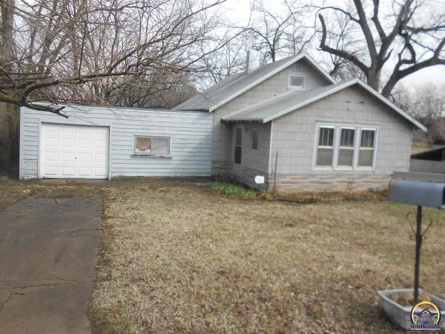 214 SE 27th St, Topeka, KS 66605 - photo 1