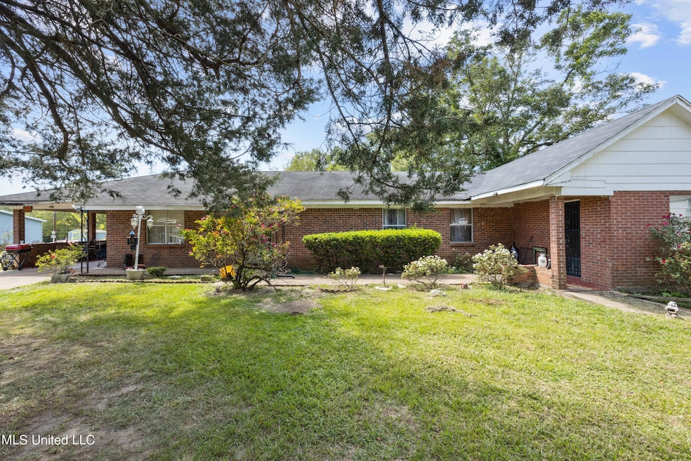 325 Loring Rd, Pickens, MS 39146 - photo 1