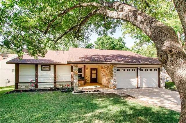Charming 3 bedroom, 2 bath home surrounded by matu