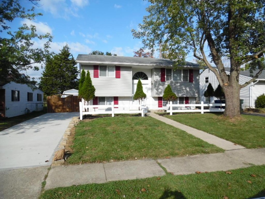 853 Savannah Dr, Columbus, OH 43228 - photo 1