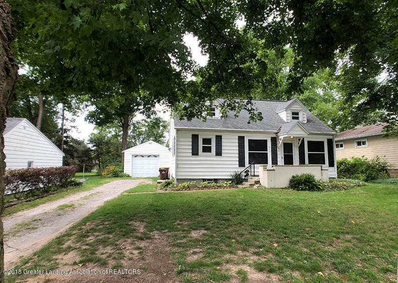 612 Maple St, Grand Ledge, MI 48837 - photo 1