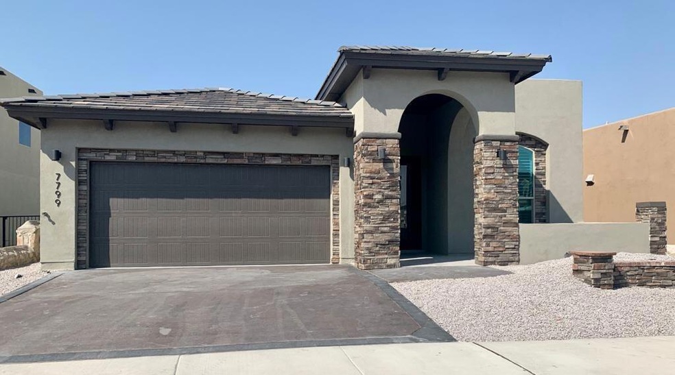 800 Blinkers Dr, El Paso, TX 79928 - photo 1