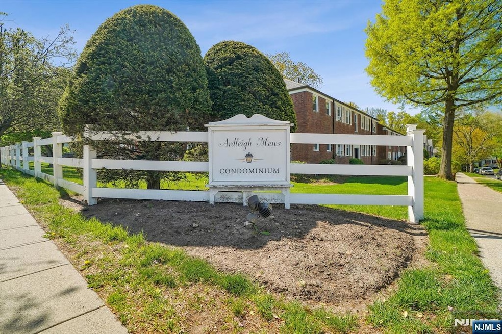 349 Bloomfield Ave unit 53, Verona, NJ 07044 - photo 1