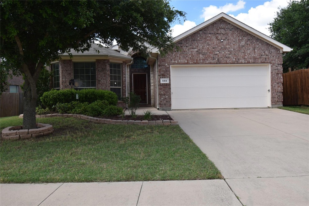 946 Jodie Dr, Weatherford, TX 76087 - photo 1