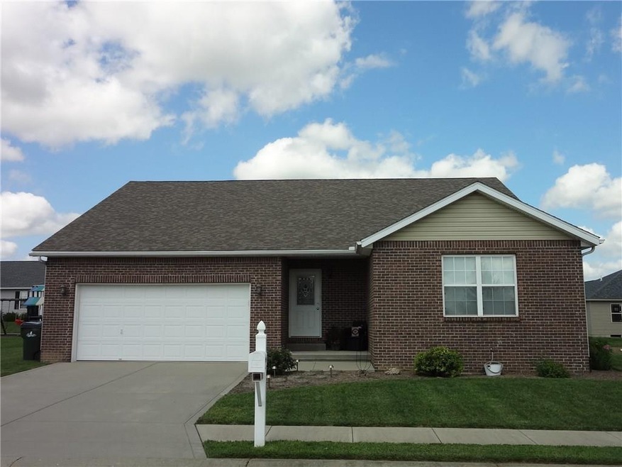 1214 W Tarkington Dr, Greensburg, IN 47240 - photo 1