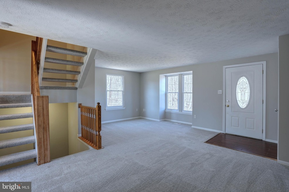 9409 Kings Grant Rd, Laurel, MD 20723 - photo 1