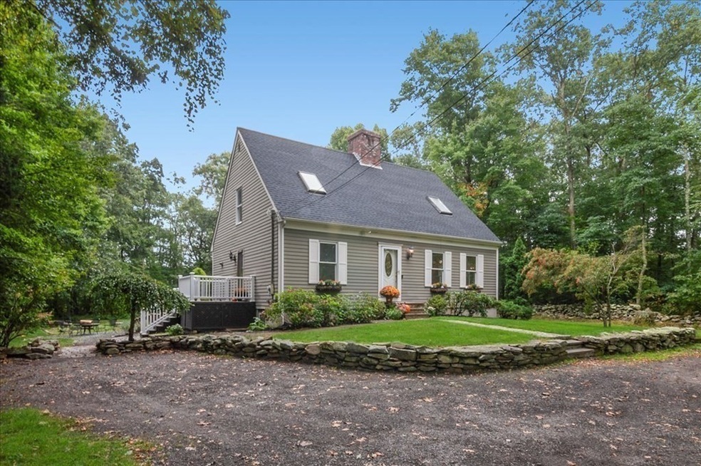 137 Reynolds Ave, Rehoboth, MA 02769 - photo 1