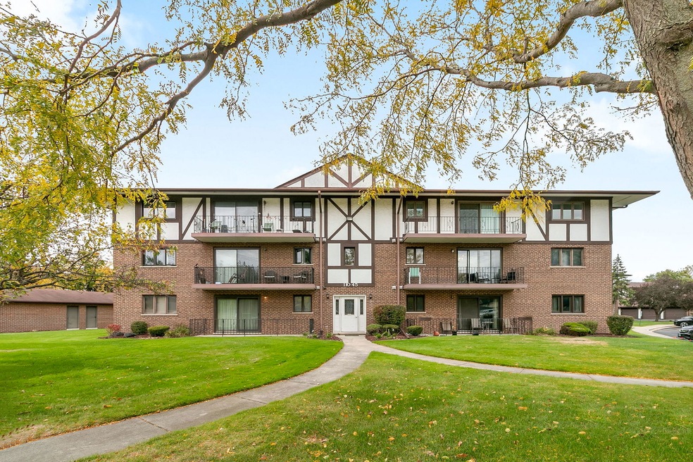 11045 S Theresa Cir unit 2B, Palos Hills, IL 60465 - photo 1